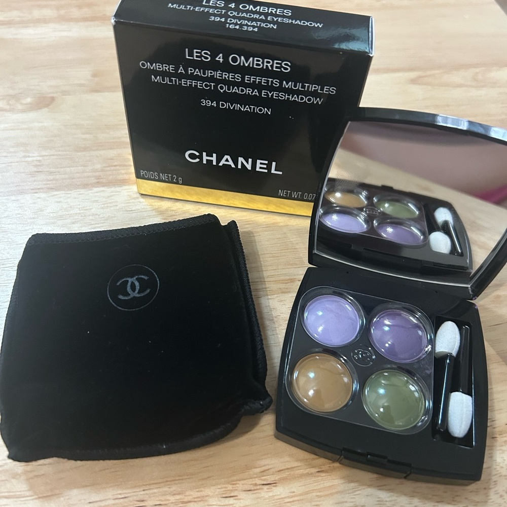 Chanel
eyeshodows
